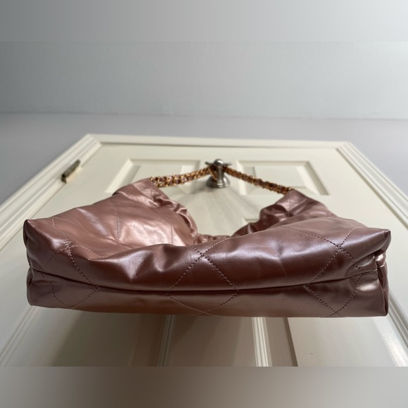 Chanel 22 bag, Small - Picture 4 of 11